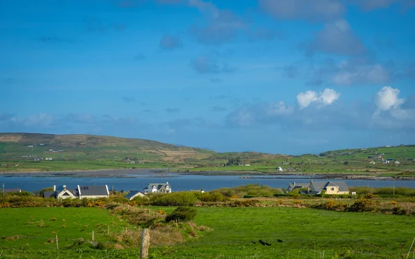 アイルランドの美しい自然に近い7つの村 — ストック写真