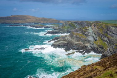 İrlanda 'daki güzel okyanus Kerry Kayalıkları