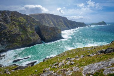 İrlanda 'daki güzel okyanus Kerry Kayalıkları