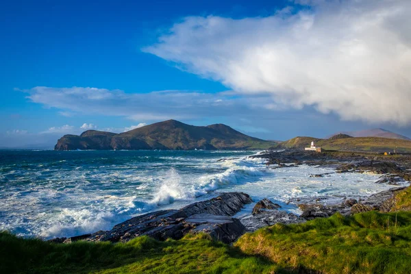 Ocean Waves Breaking Stone Coast Ireland — Stock Photo, Image