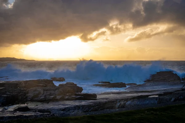 Vacker Solnedgång Vid Havskusten — Stockfoto