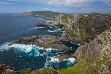 İrlanda 'daki güzel okyanus Kerry Kayalıkları