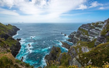 İrlanda 'daki güzel okyanus Kerry Kayalıkları