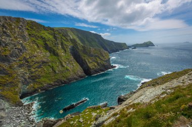 İrlanda 'daki güzel okyanus Kerry Kayalıkları