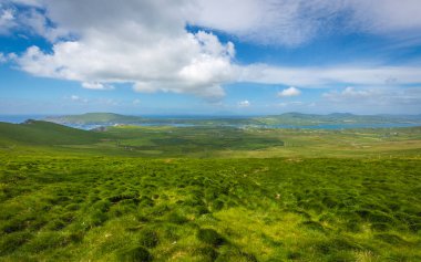 İrlanda 'daki güzel okyanus Kerry Kayalıkları
