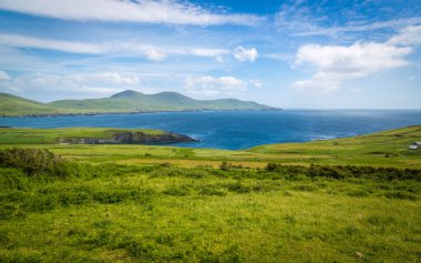 İrlanda 'daki güzel okyanus Kerry Kayalıkları