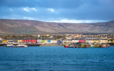 İrlanda 'nın Kerry ilçesindeki Portmagee köyü