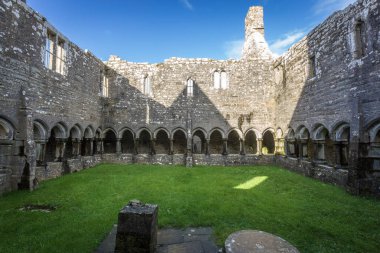 Moyne Manastırı Killala yakınlarında, Co Mayo, İrlanda