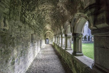 Moyne Manastırı Killala yakınlarında, Co Mayo, İrlanda