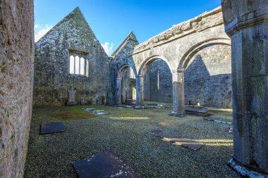 Moyne Manastırı Killala yakınlarında, Co Mayo, İrlanda
