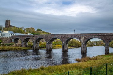 İrlanda 'daki Newport Köprüsü