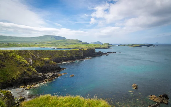 Stânca Mare Lângă Satul Portmagee Din Comitatul Kerry Irlanda — Fotografie, imagine de stoc