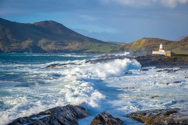 Ondas Oceânicas Quebrando Costa Pedra Irlanda — Fotografia de Stock