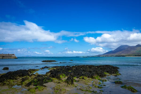 Playa Kilsallagh Con Vista Croagh Patrick Mayo Irlanda — Foto de Stock