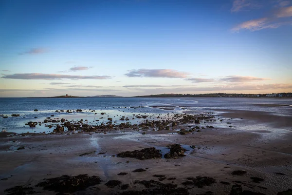 Bella Costa Rocciosa Del Mare — Foto Stock