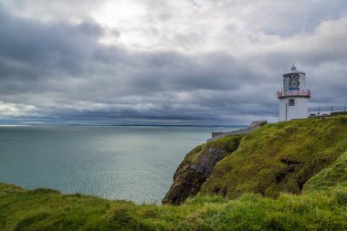 İrlanda 'nın Antrim ilçesinde Whitehead yakınlarında Blackhead Deniz Feneri