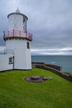 İrlanda 'nın Antrim ilçesinde Whitehead yakınlarında Blackhead Deniz Feneri