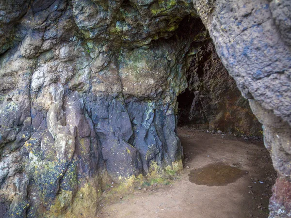 Cueva Acantilado Costa Blackhead Irlanda — Foto de Stock