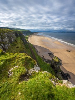 Aşağı Tepe Kumsalı, Co Derry, Kuzey İrlanda