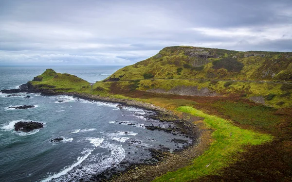 Giant Causeway Είναι Μια Περιοχή Περίπου 000 Αλληλοσυνδεόμενων Στηλών Βασάλτη — Φωτογραφία Αρχείου