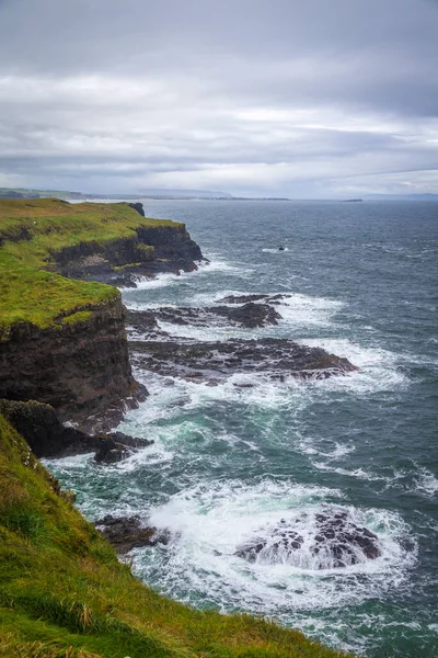 Giant Causeway Oblast Asi 000 Vzájemně Propojených Čedičových Sloupů Což — Stock fotografie