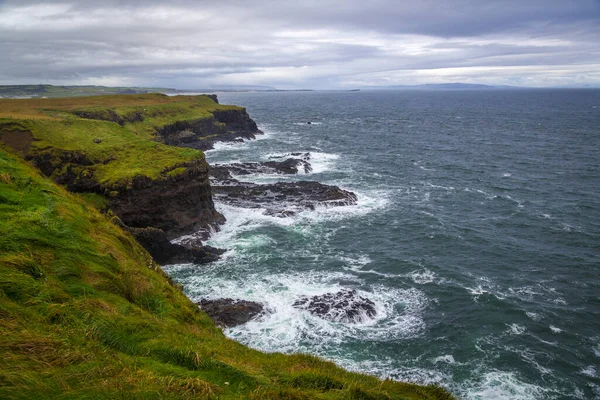 Giant Causeway Oblast Asi 000 Vzájemně Propojených Čedičových Sloupů Což — Stock fotografie