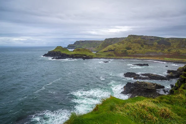 Giant Causeway Είναι Μια Περιοχή Περίπου 000 Αλληλοσυνδεόμενων Στηλών Βασάλτη — Φωτογραφία Αρχείου