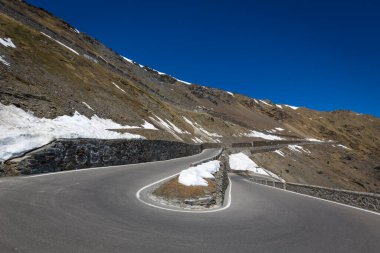 Stilfserjoch Avrupa 'nın en yüksek geçidi.