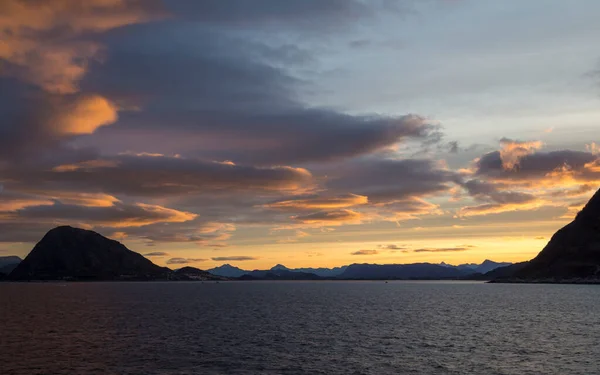 Schöner Sonnenaufgang Über Der Küste — Stockfoto