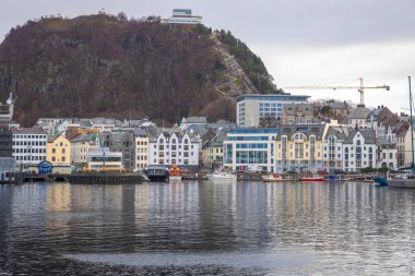 Norveç Denizi 'ndeki Alesund kasabası