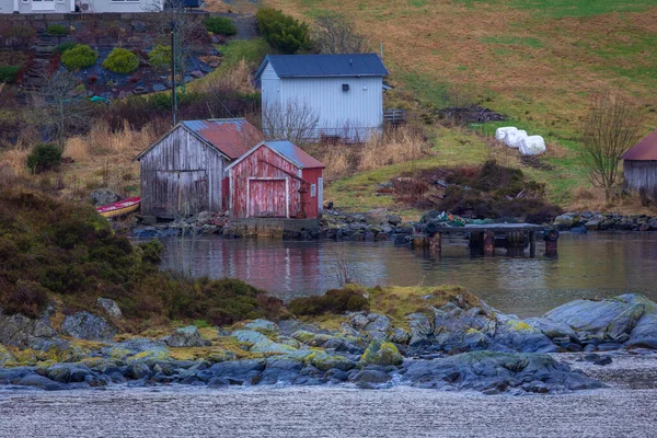 Casas Madeira Ilha Vattoya Mar Norueguês — Fotografia de Stock