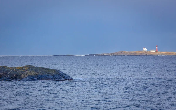 Petit Phare Sur Les Rochers Près Torvik Mer Norvège — Photo