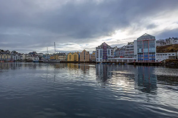 挪威海上的阿莱松德古城 — 图库照片