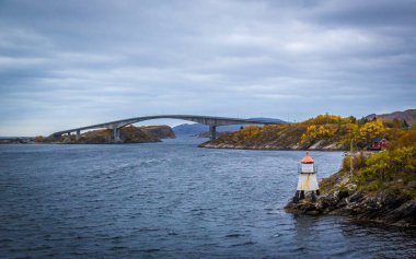 Stokksund, Norveç 'te yolcu gemisi için dar bir geçiş.
