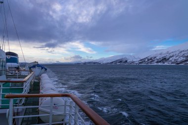 Straumsbukta 'dan Kuzey Norveç' teki Tromso 'ya giden eski bir gemiyle yolculuk.