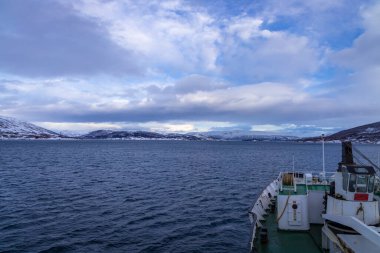 Straumsbukta 'dan Kuzey Norveç' teki Tromso 'ya giden eski bir gemiyle yolculuk.