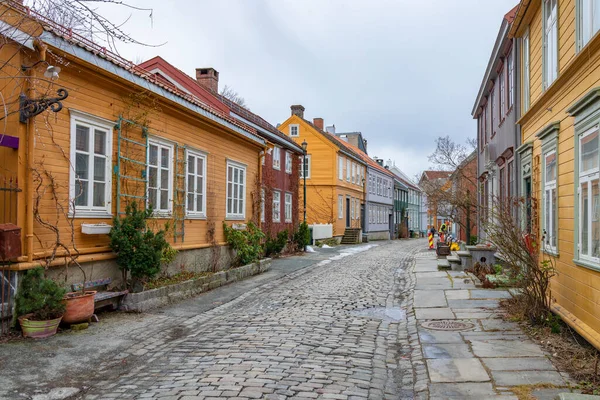 Case Colorate Sul Fiume Nidelva Trondheim Nel Fiordo Trondheim — Foto Stock