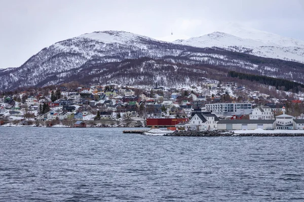 Huizen Langs Kust Bij Finnsnes Noord Noorwegen — Stockfoto