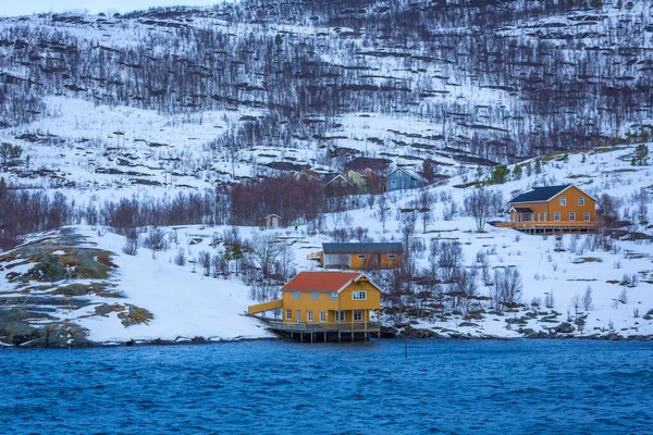 Маленькі Дерев Яні Будинки Поблизу Чудового Міста Тромсо Північна Норвегія — стокове фото