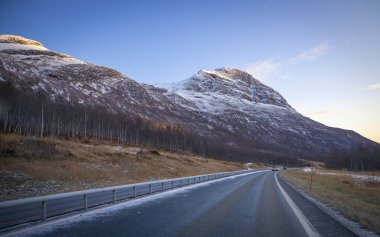 Kuzey Norveç 'te Tromso yakınlarındaki manzara