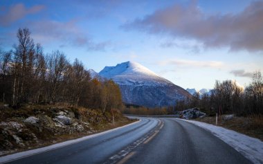 Kuzey Norveç 'te Tromso yakınlarındaki manzara