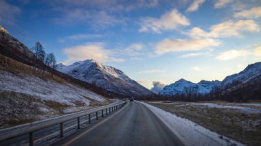 Kuzey Norveç 'te Tromso yakınlarındaki manzara