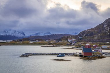 Hillesoy, Norveç 'in eski Troms eyaletinde yer alan bir belediyedir.