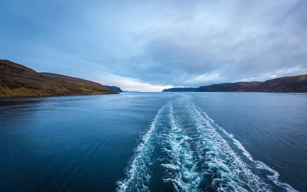 Norveç Teki Güzel Deniz Kayalık Kıyı Manzarası — Stok fotoğraf