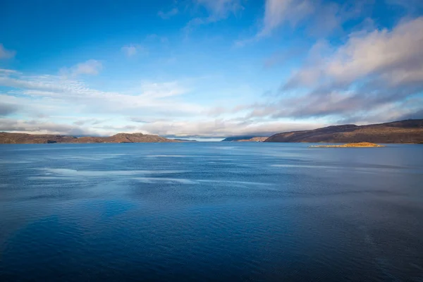 Norvegia Settentrionale Paesaggio Marino Con Sole Nuvole — Foto Stock