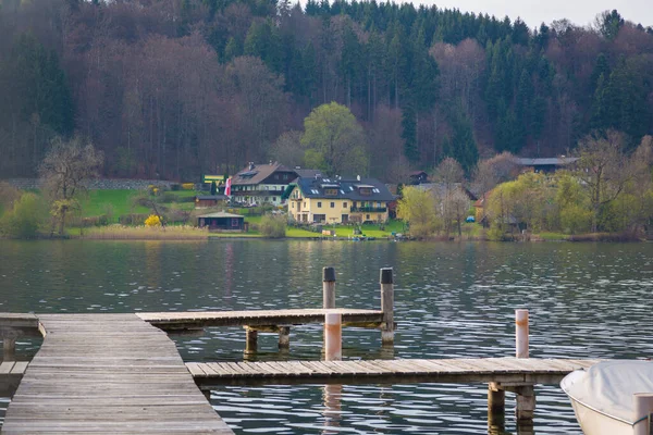 Озерный Пейзаж Деревянным Пиром Озил Австрия — стоковое фото