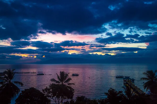 Salida Del Sol Sobre Isla Samal Cerca Davao Mindanao Filipinas — Foto de Stock