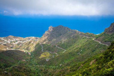 İspanya, Kanarya Adaları 'ndaki güzel dağ manzarası 