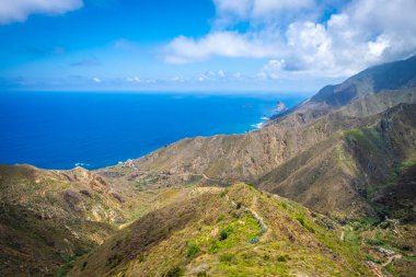 İspanya, Kanarya Adaları 'ndaki güzel dağ manzarası 