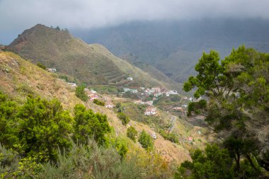 İspanya 'nın Kanarya Adaları' ndaki Macizo de Anaga dağ sırası 